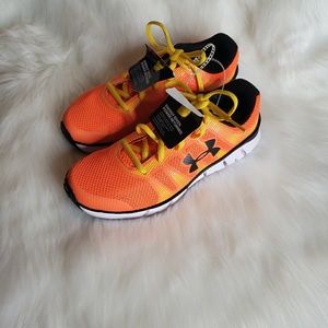 NWT size 13  Under Armour 2 color Boys Sneakers